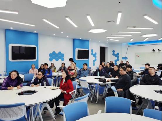 通识教育部举办线上线下混合式教学培训会