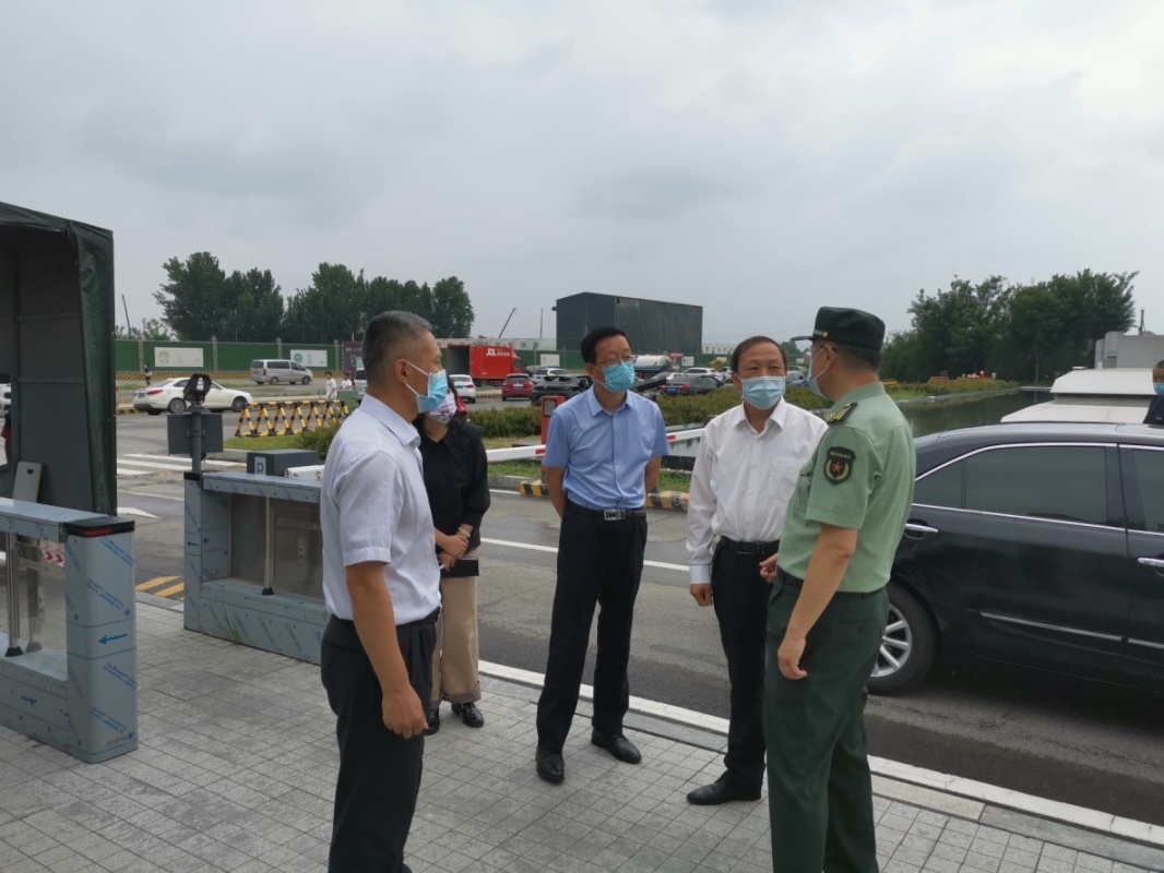 济南市委常委、警备区政委李鹏一行来校（院）督导调研疫情防控工作