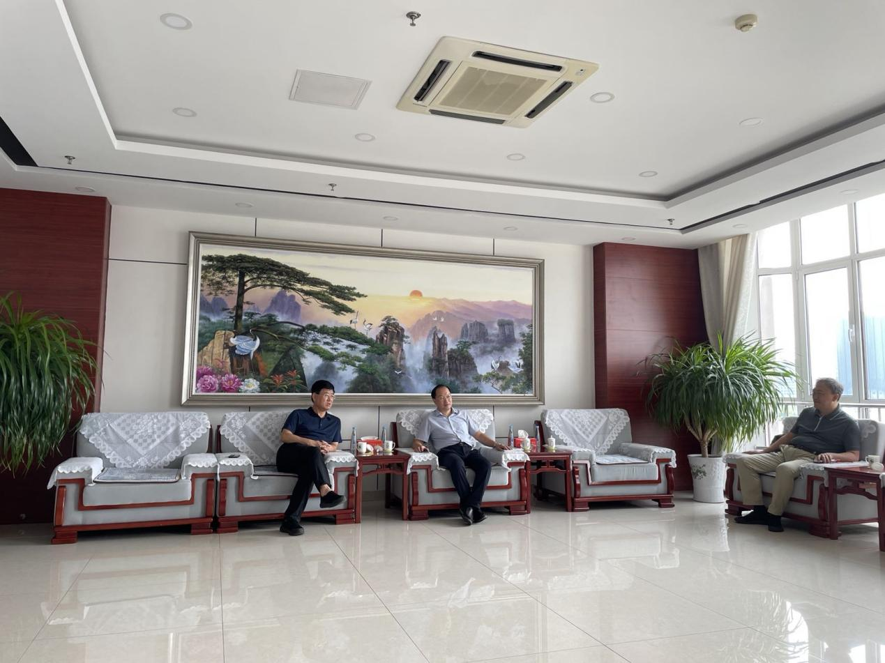 李栋到青岛琅琊台集团调研